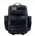 AYRON Sac Athlète 45L — coloris gris camouflage, porté par un athlète